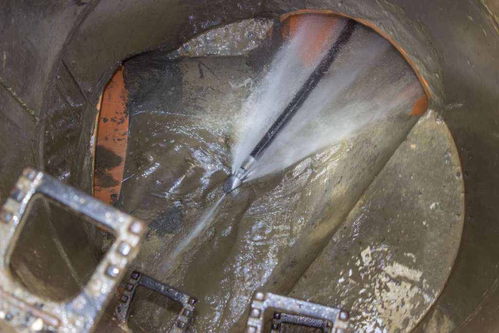 Portland sewer hydrojetting a clog